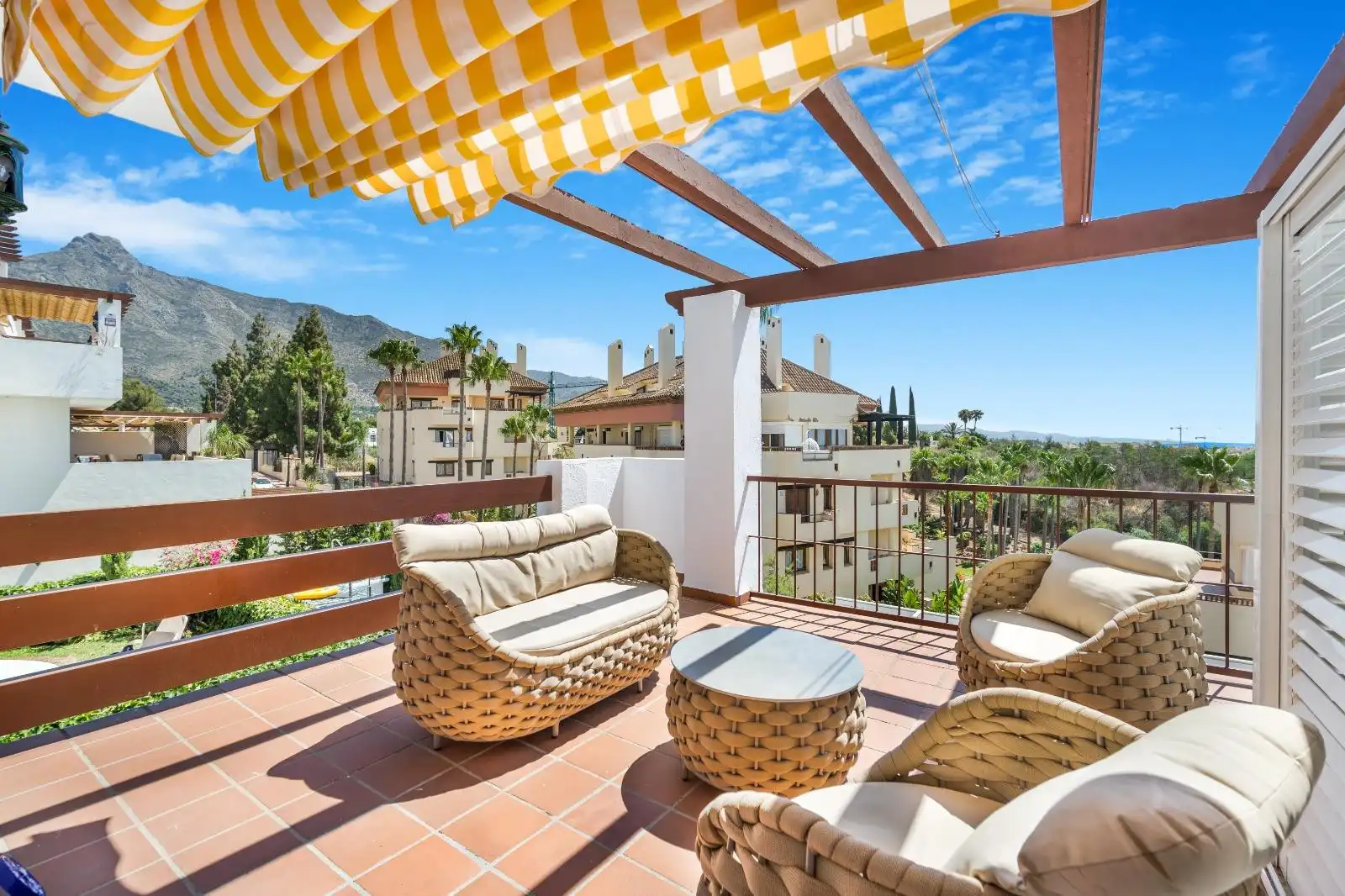 Terraza de Apartamento de alquiler en Marbella con Terraza, Piscina y Amueblado