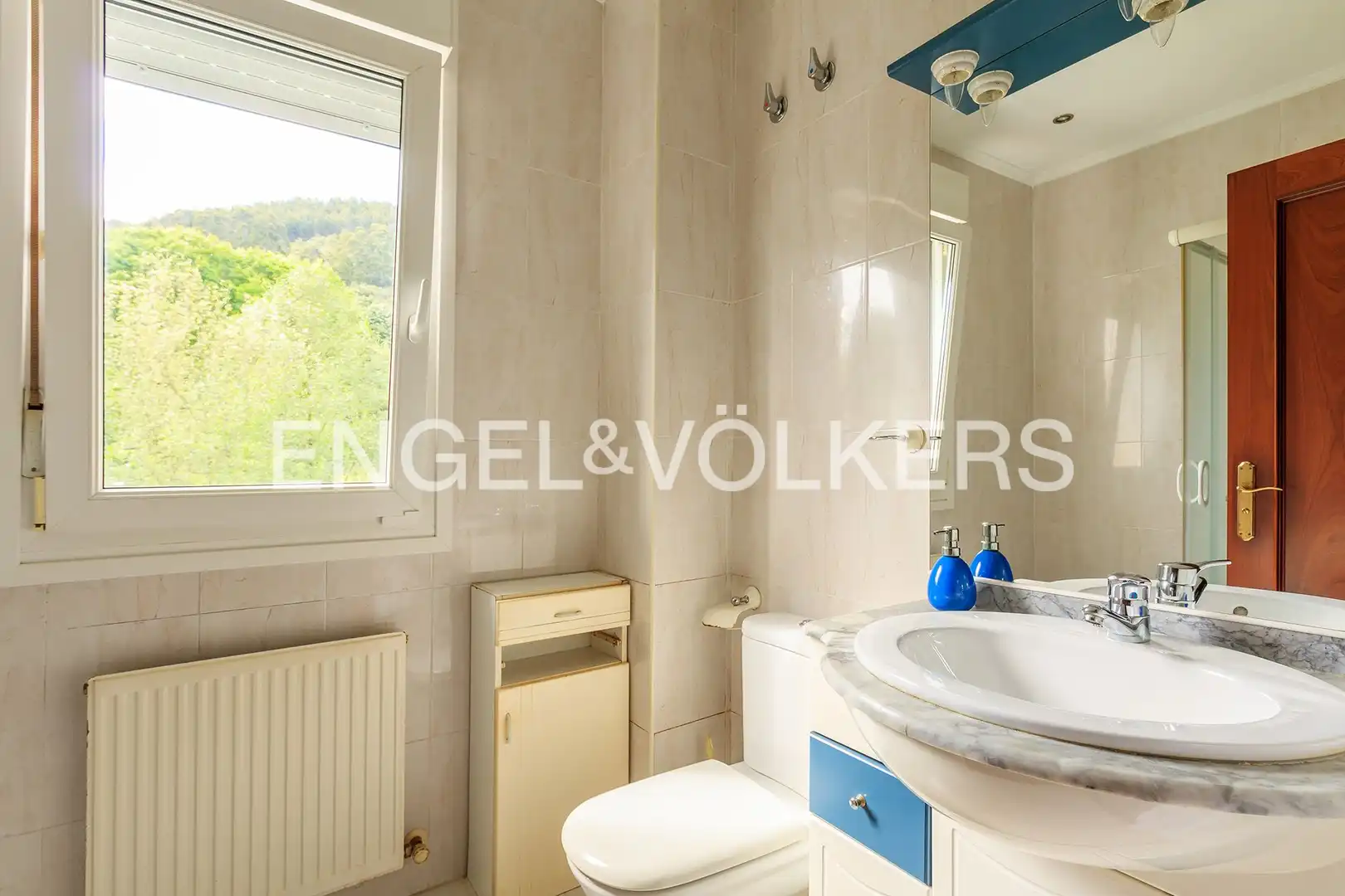 Baño de Casa o chalet en venta en Castro-Urdiales con Calefacción, Jardín privado y Terraza