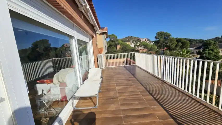 Terrassa de Casa o xalet en venda en Barcelona amb Aire condicionat, Calefacció i Jardí privat