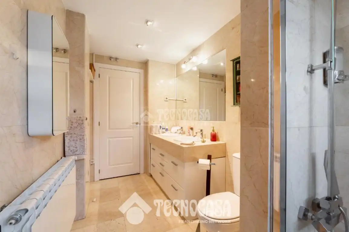 Baño de Piso en venta en Torrelodones con Aire acondicionado, Calefacción y Terraza