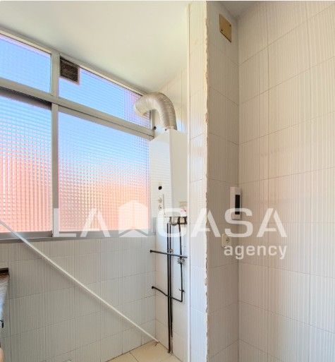 Bany de Pis en venda en Badalona amb Calefacció i Balcó