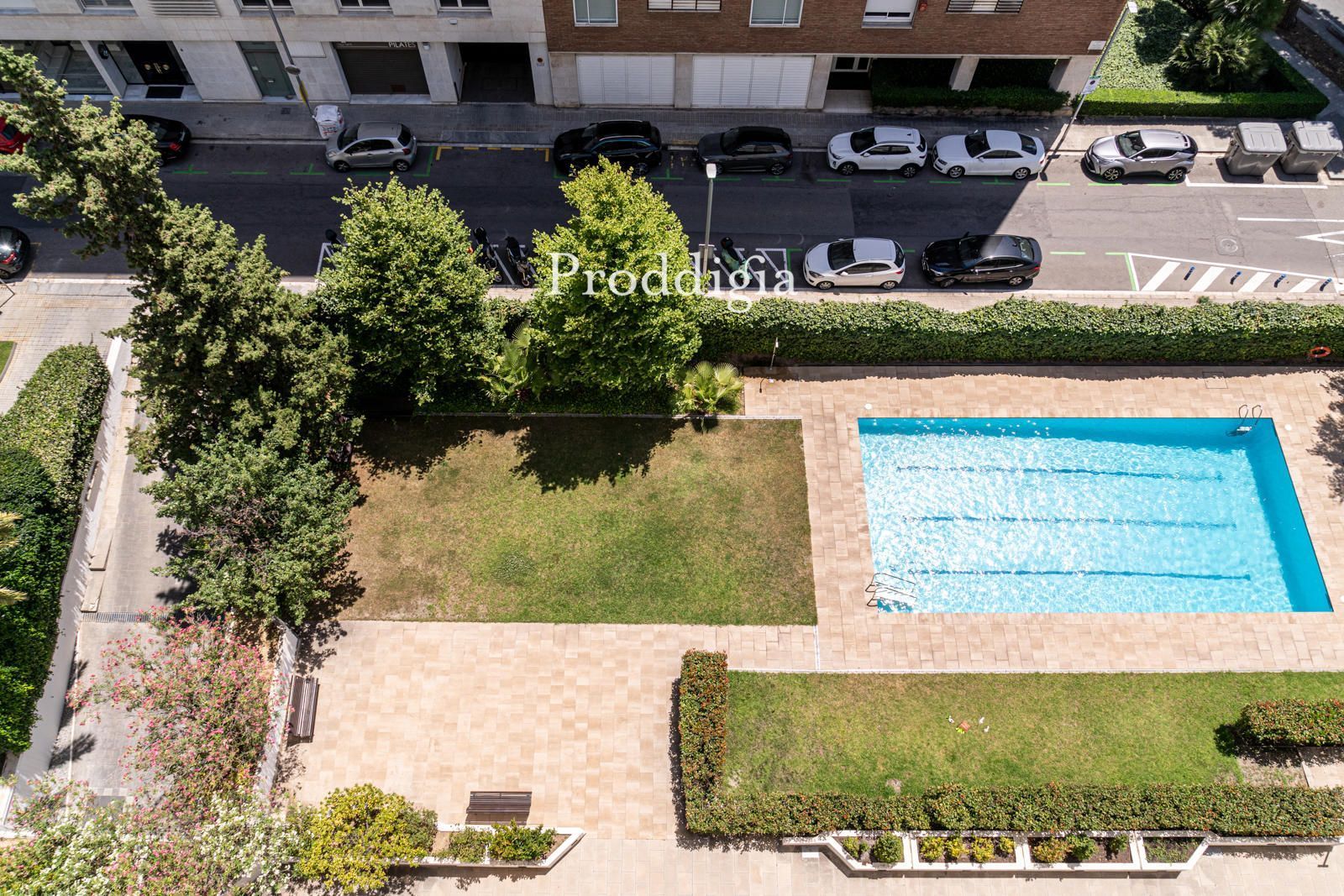 Swimming pool of Flat for sale in  Barcelona Capital  with Air Conditioner, Heating and Terrace