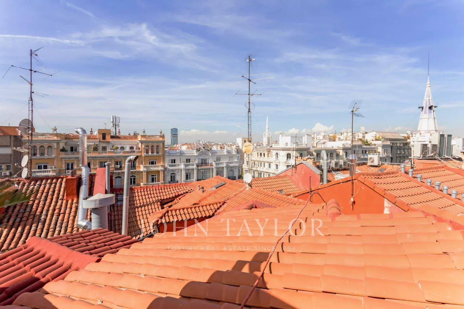 Attic for sale in Goya