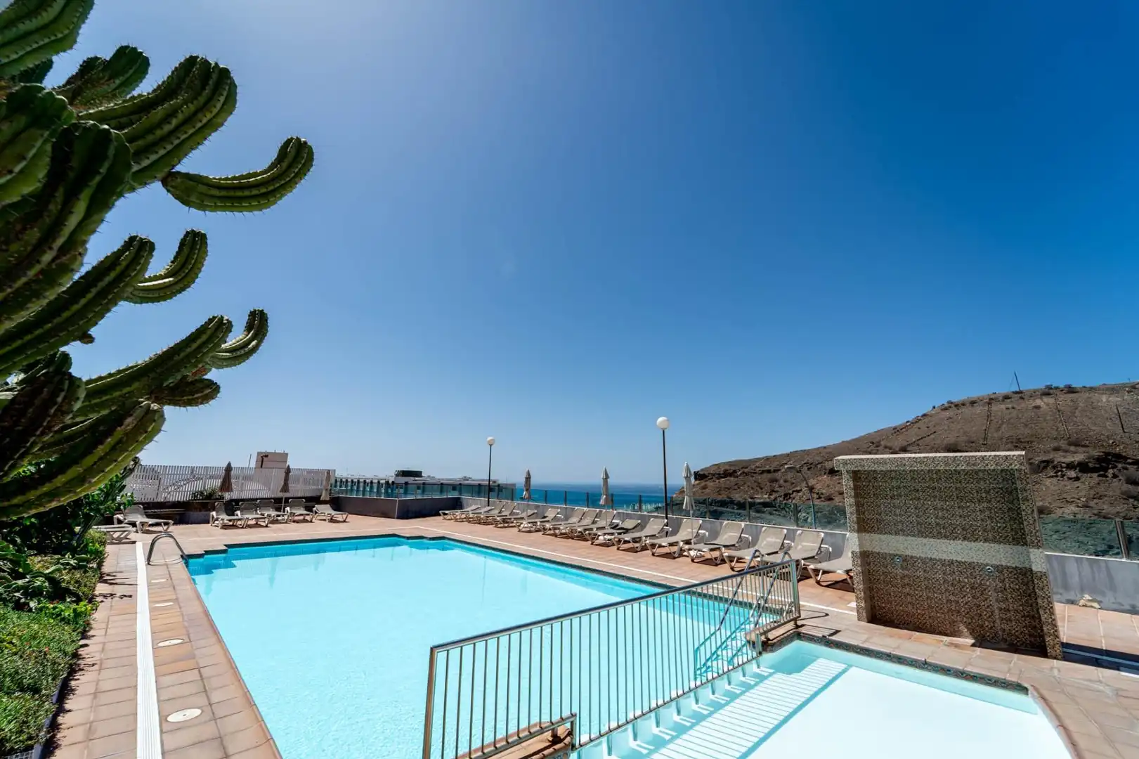Swimming pool of Apartments for sale in Arguineguín