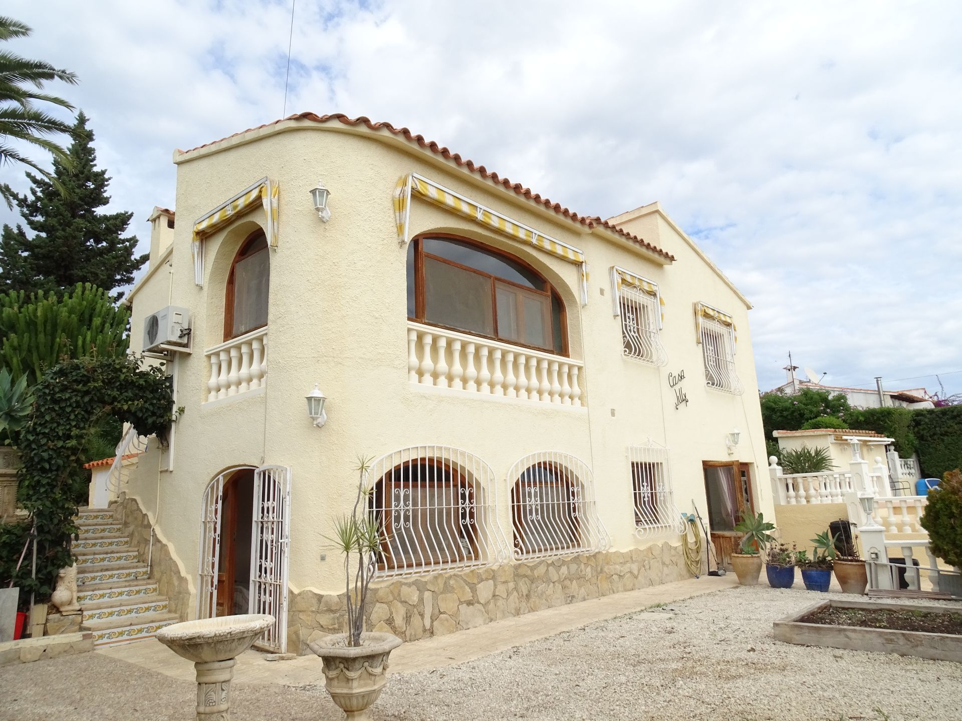 Vista exterior de Casa o xalet en venda en Calpe / Calp amb Aire condicionat, Jardí privat i Terrassa