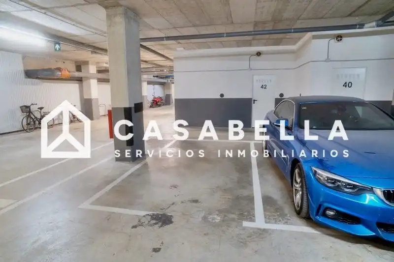 Parkplatz von Dachboden zur Miete in Valencia mit Klimaanlage, Heizung und Terrasse