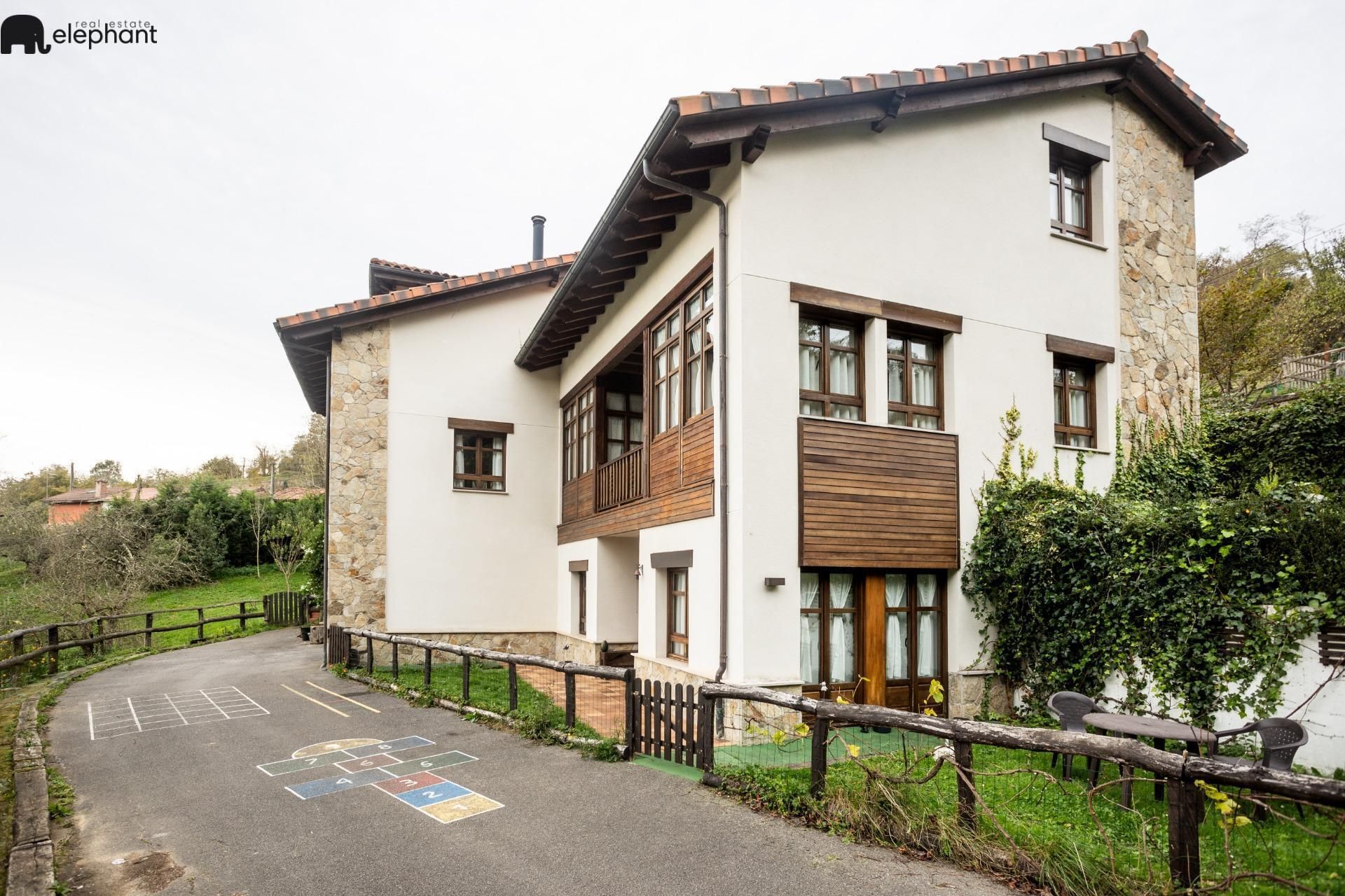 Exterior view of Country house for sale in Laviana  with Heating, Private garden and Terrace