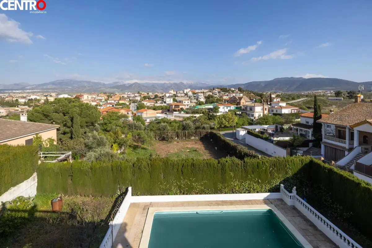 Vista exterior de Piso en venta en Villa de Otura con Aire acondicionado, Calefacción y Terraza