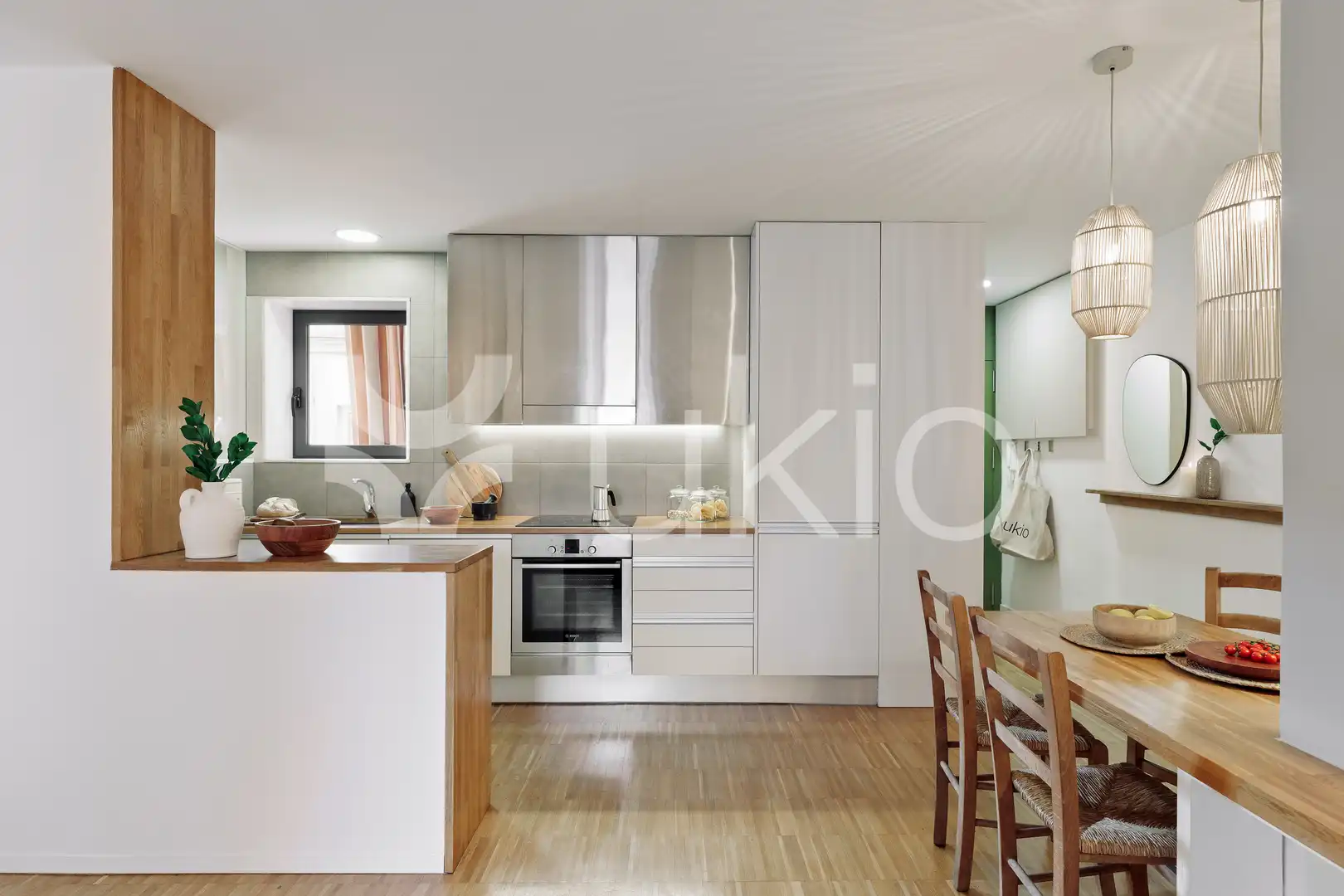 Cocina de Apartamento de alquiler en Barcelona con Aire acondicionado, Calefacción y Amueblado