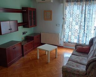 Living room of Flat to rent in  Zaragoza Capital  with Heating, Furnished and Oven