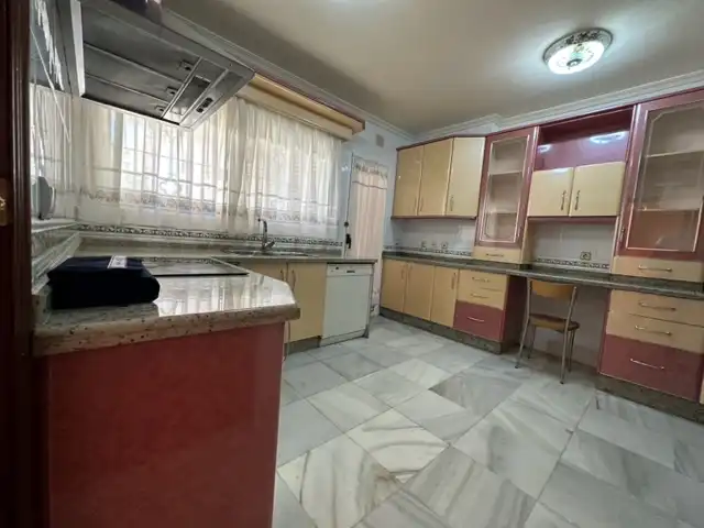 Cocina de Casa adosada en venta en Huelva con Aire acondicionado, Calefacción y Jardín privado