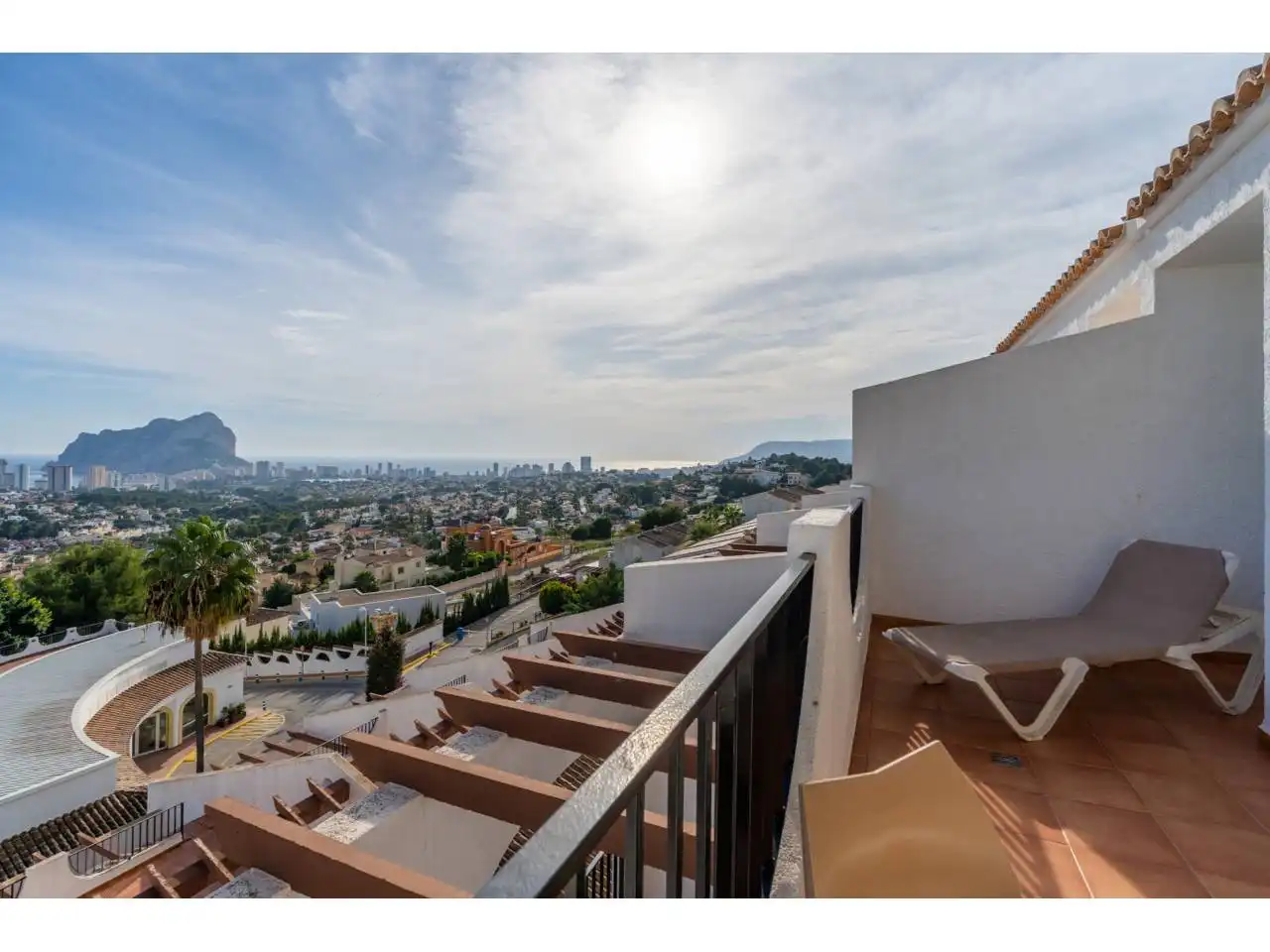 Terrasse von Einfamilien-Reihenhaus zum Verkauf in Calpe / Calp mit Klimaanlage, Terrasse und Möbliert