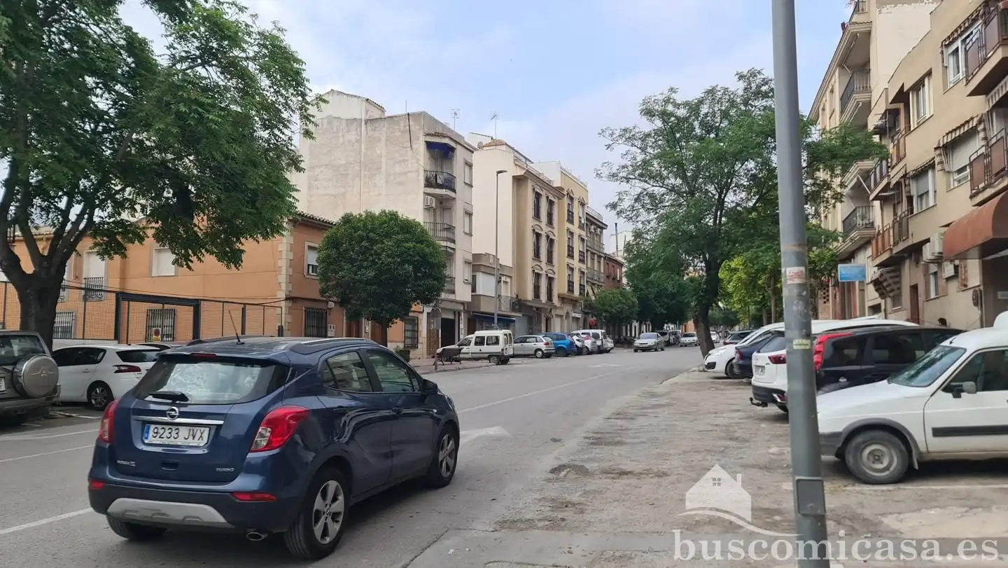 Außenansicht von Wohnung zum Verkauf in Jódar mit Balkon