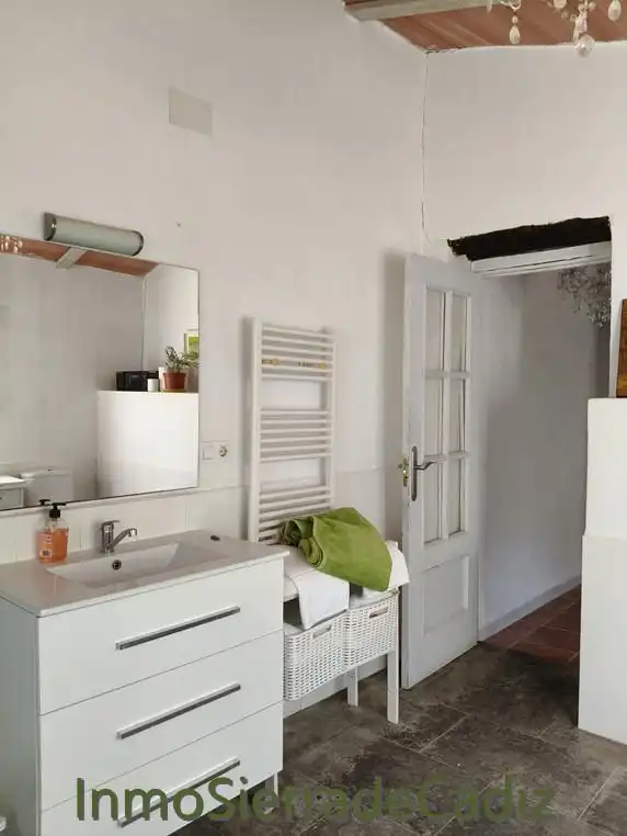 Baño de Finca rústica en venta en Zahara con Jardín privado, Terraza y Trastero