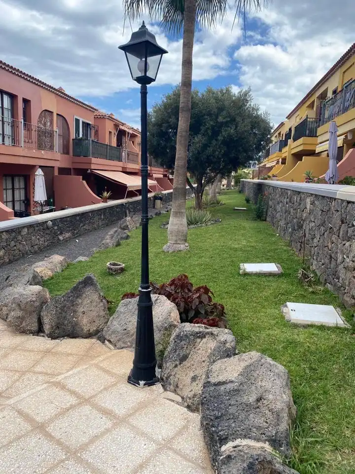 Vista exterior de Apartamento en venta en Arona con Terraza, Amueblado y Piscina comunitaria