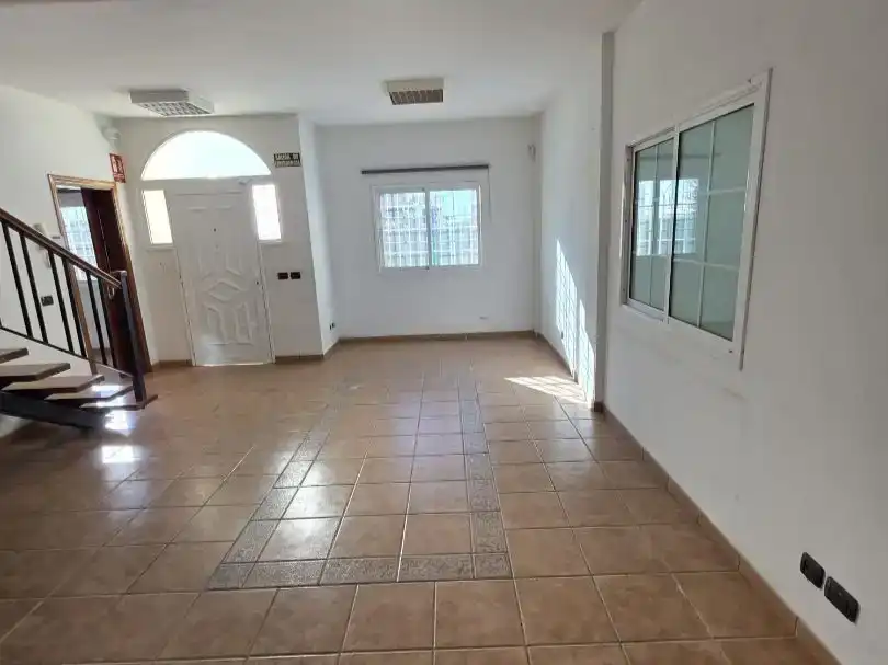 Casa adosada en venda en El Rosario amb Aire condicionat, Traster i Balcó