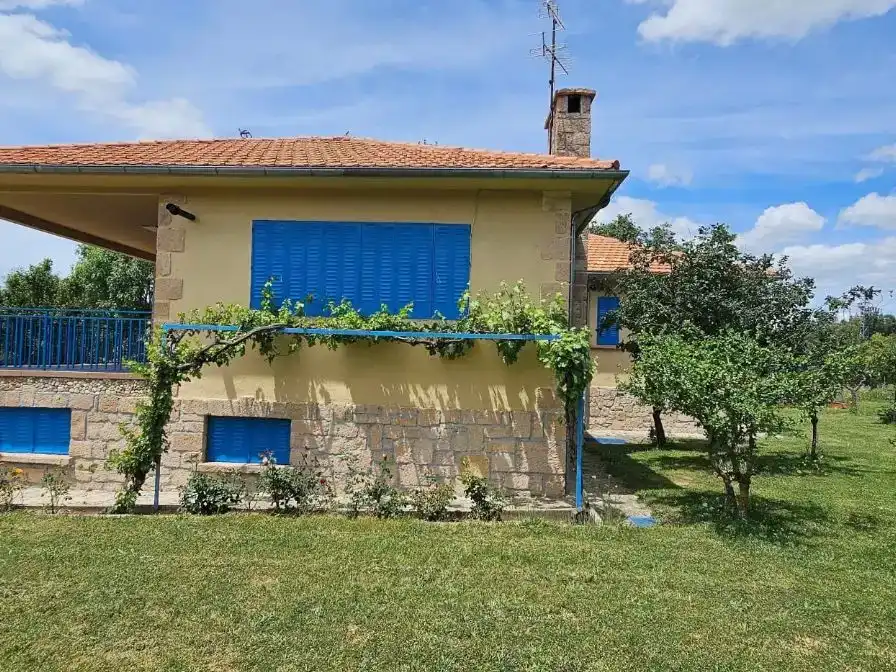 Vista exterior de Pis en venda en Santo Tomé del Puerto amb Jardí privat i Traster