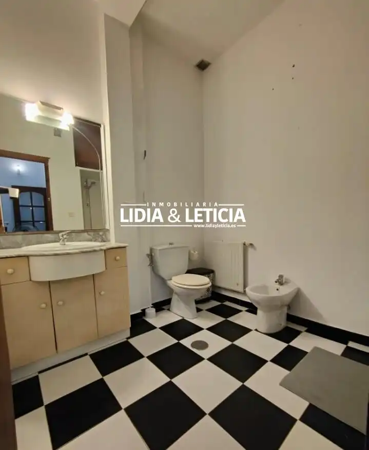 Bathroom of Houses for sale in El Viso del Alcor  with Private garden, Swimming Pool and Furnished