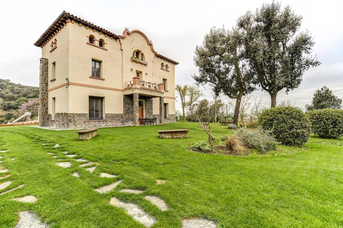 Garden of Country house for sale in Llinars del Vallès  with Air Conditioner, Heating and Storage room