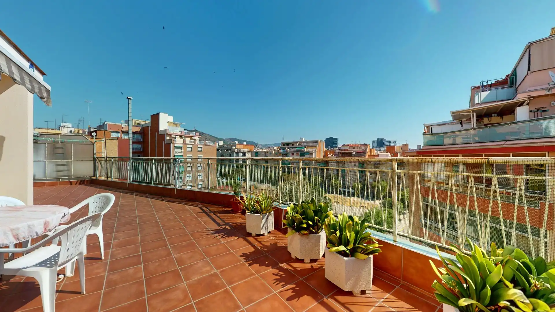 Terrassa de Àtic en venda en L'Hospitalet de Llobregat amb Aire condicionat, Terrassa i Traster