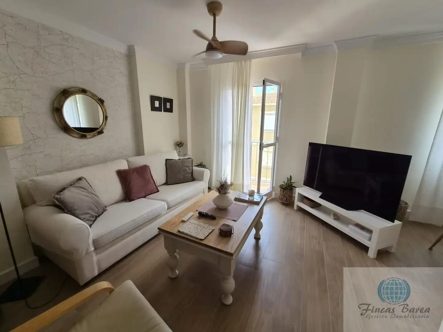 Sala de estar de Piso de alquiler en Fuengirola con Balcón