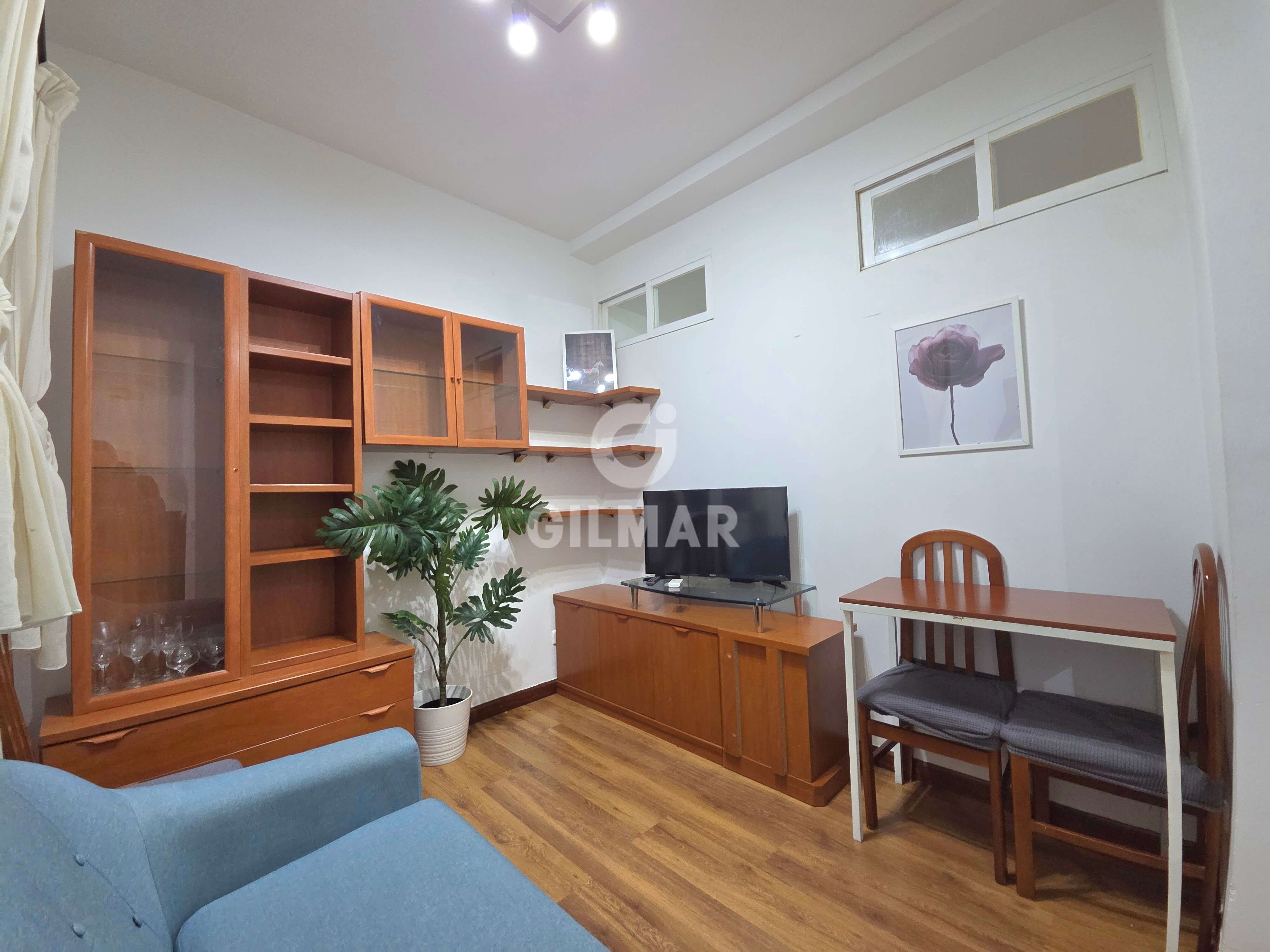 Sala d'estar de Pis en venda en  Madrid Capital amb Calefacció i Balcó