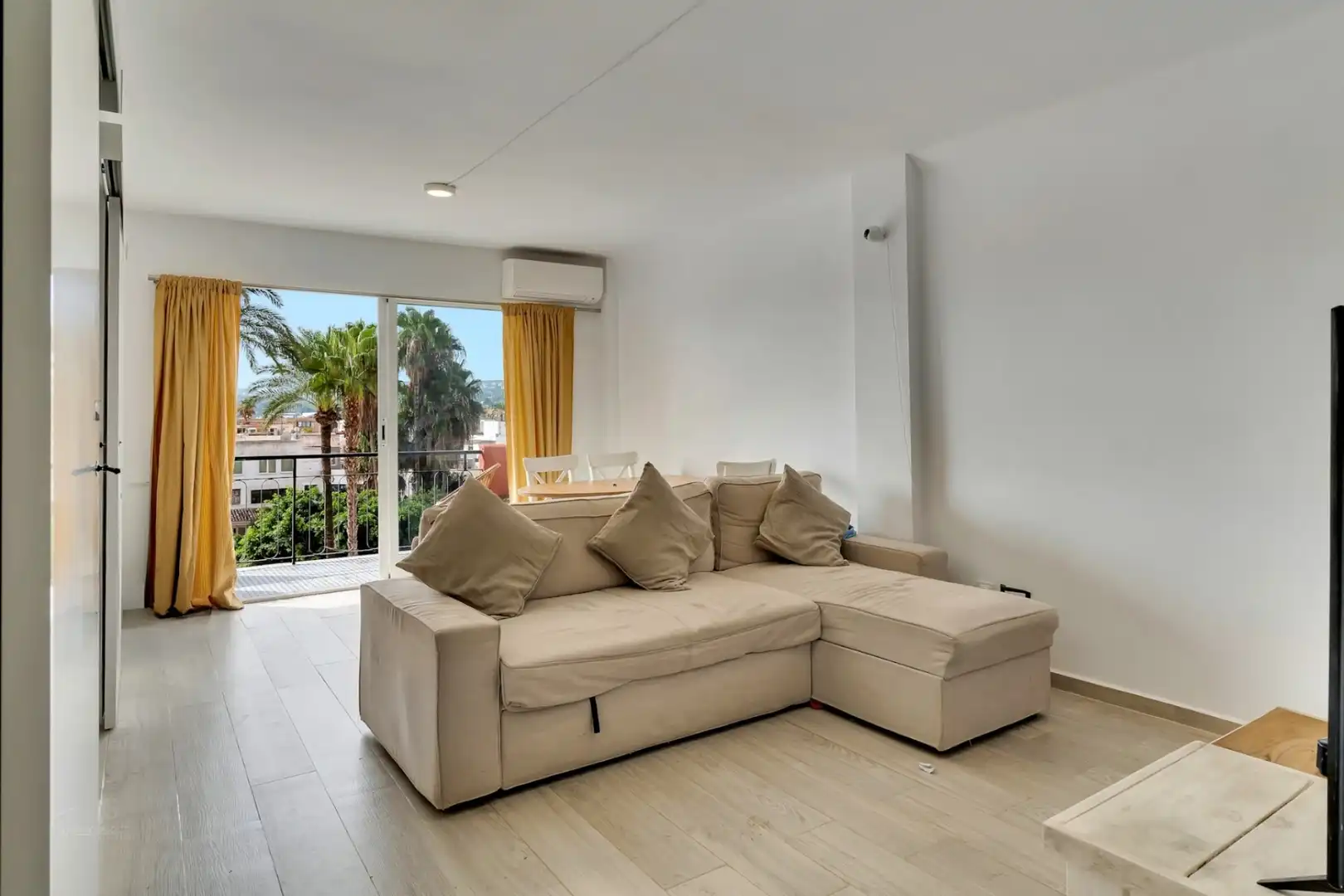 Sala de estar de Apartamento para compartir en Jávea / Xàbia con Aire acondicionado, Calefacción y Terraza