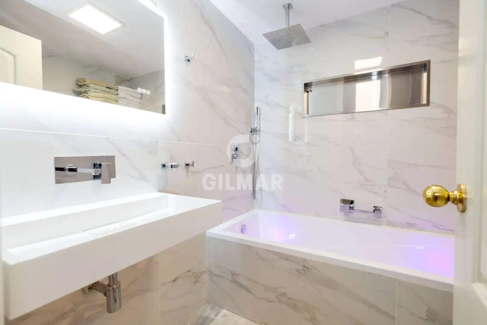 Badezimmer von Wohnung zum Verkauf in Benalmádena mit Heizung, Privatgarten und Abstellraum