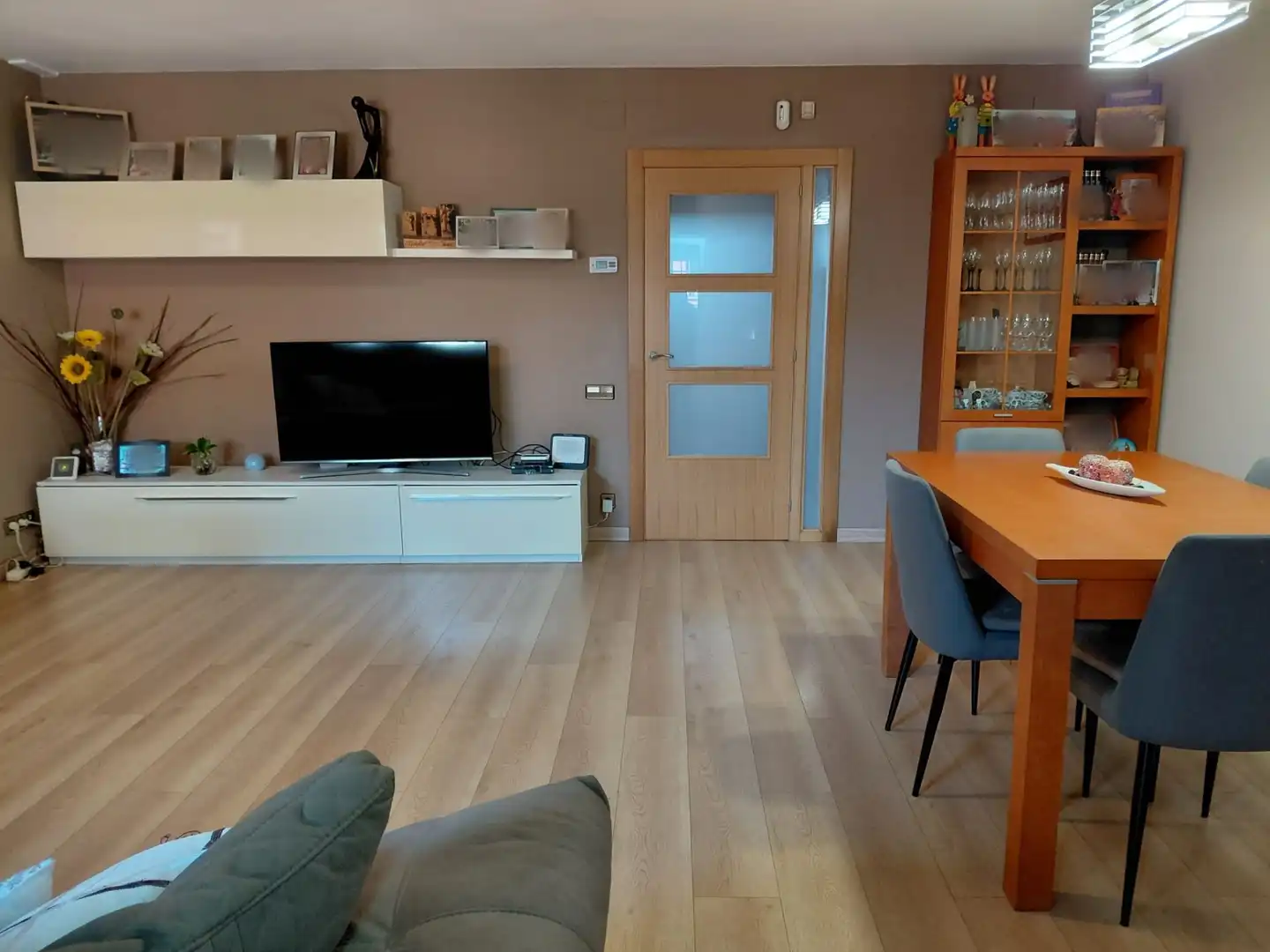 Sala d'estar de Casa adosada en venda en Parets del Vallès amb Aire condicionat, Calefacció i Piscina
