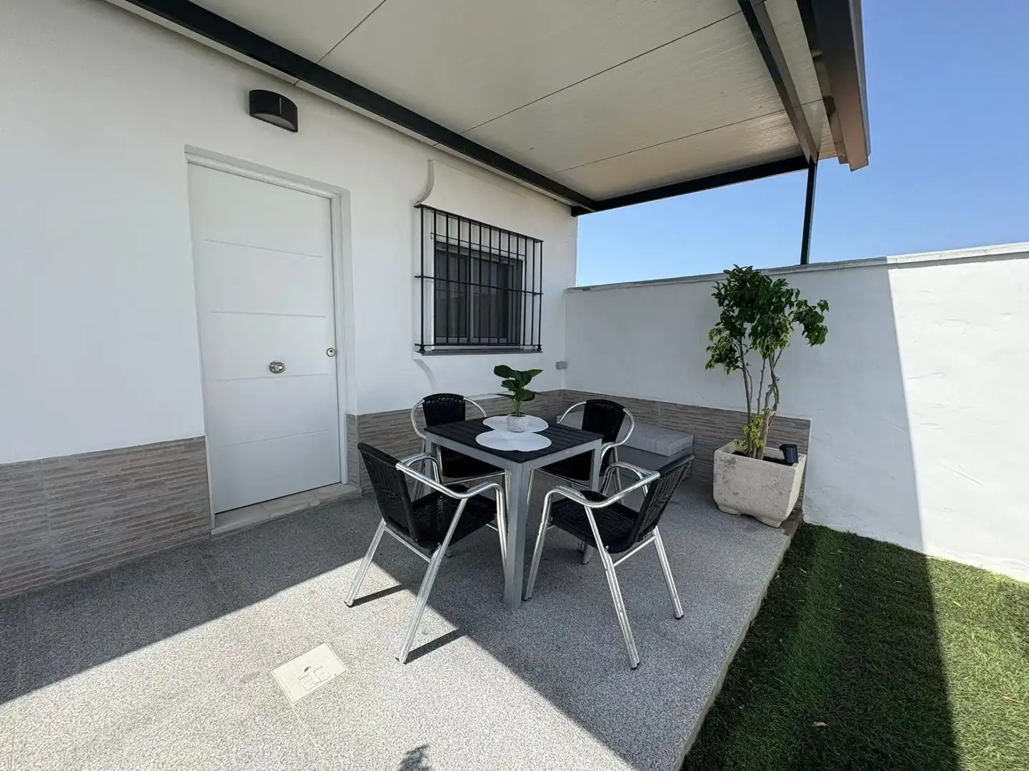 Terrassa de Casa o xalet de lloguer en Chiclana de la Frontera amb Aire condicionat, Jardí privat i Moblat