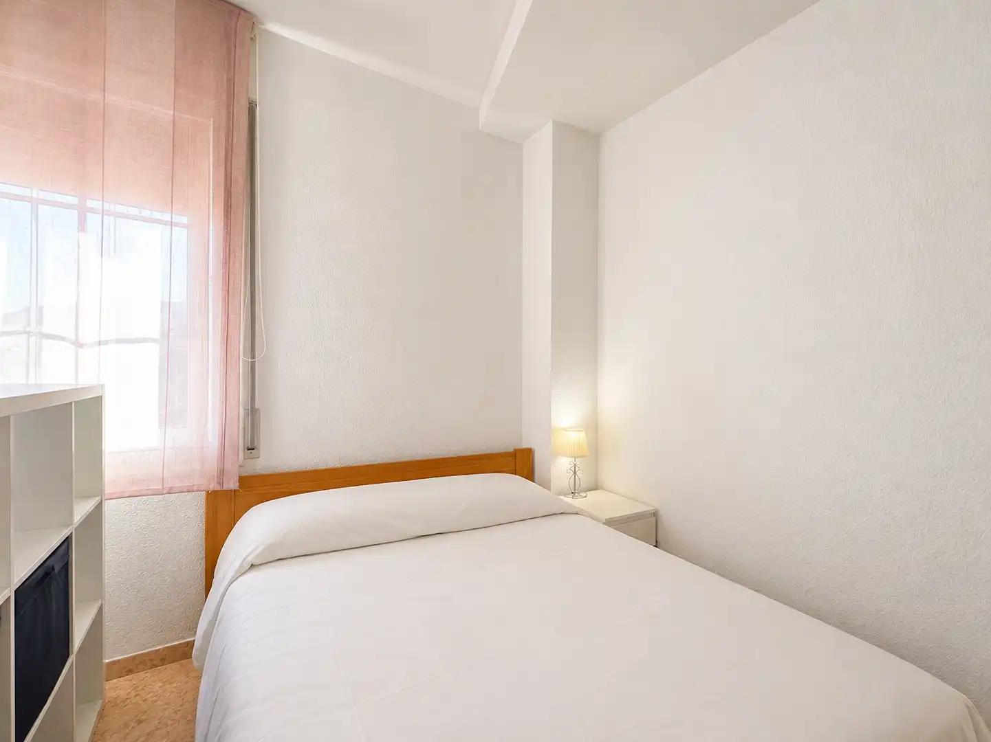 Habitación de Piso en venta en Barcelona con Amueblado y Horno