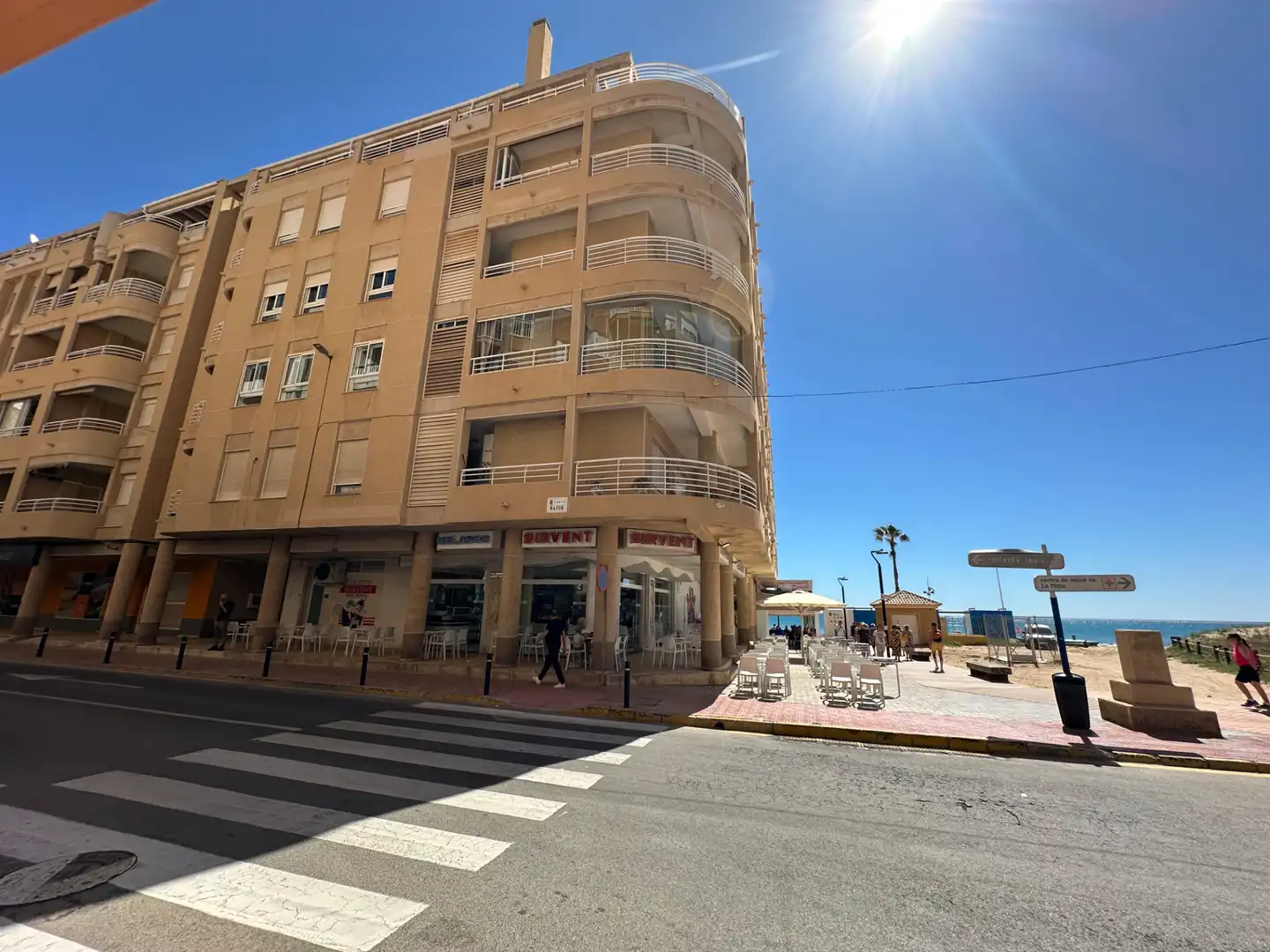 Außenansicht von Wohnungen zum Verkauf in Torrevieja mit Klimaanlage, Heizung und Terrasse