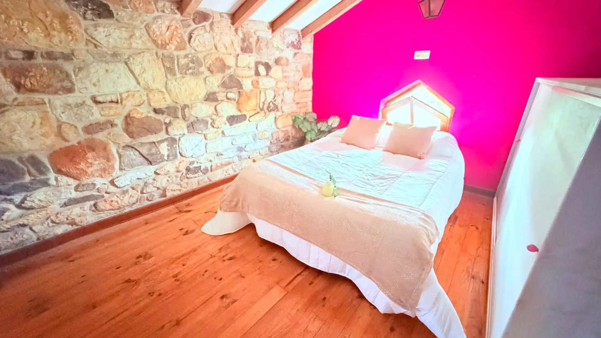Dormitori de Finca rústica en venda en Villaviciosa amb Calefacció, Jardí privat i Terrassa