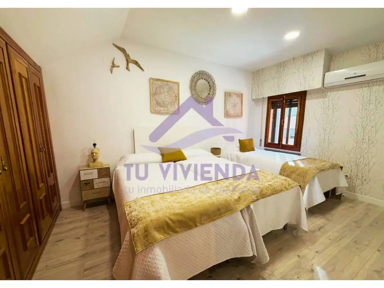 Habitación de Dúplex en venta en Valladolid con Aire acondicionado, Calefacción y Amueblado