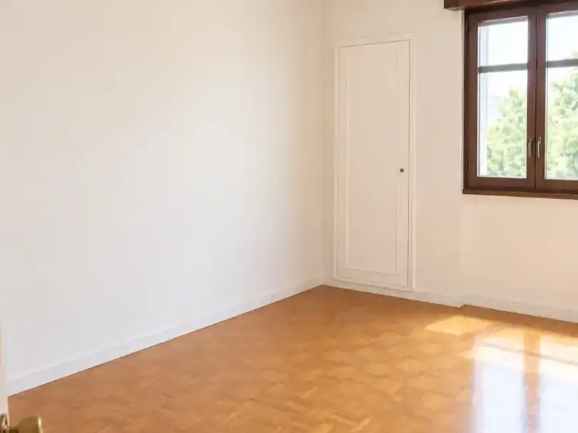 Schlafzimmer von Wohnung zur Miete in Siero mit Privatgarten, Parkett und Balkon