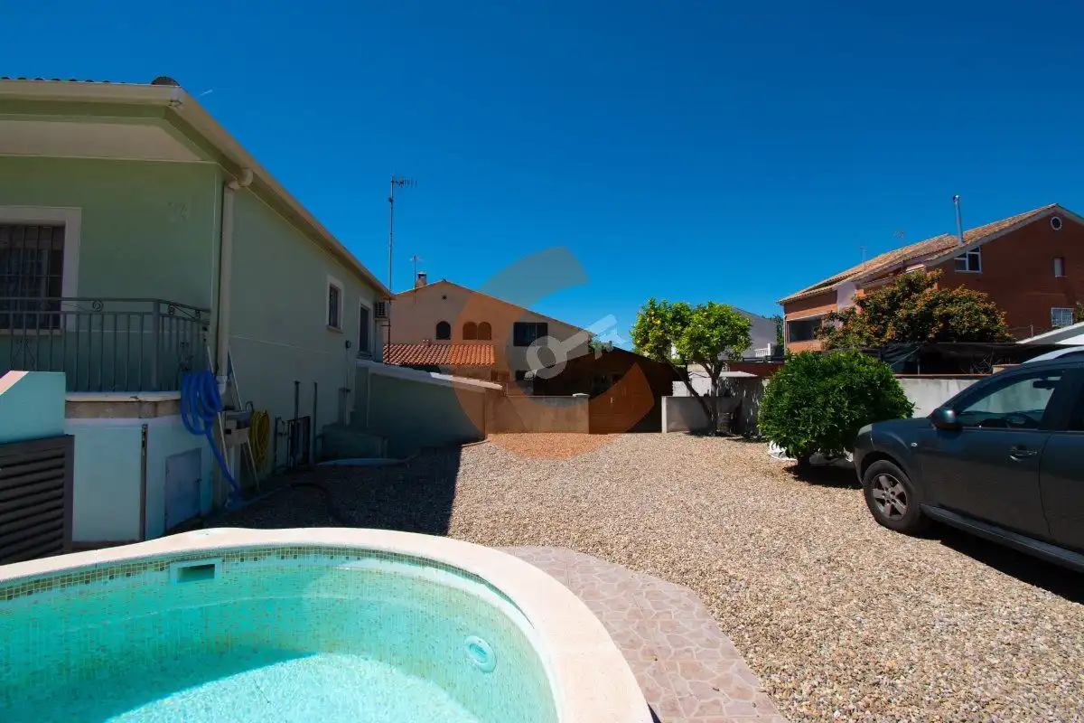 Piscina de Casa o xalet en venda en Santa Oliva amb Jardí privat, Terrassa i Traster