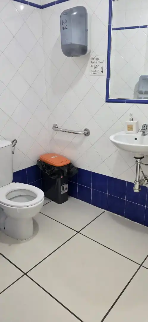 Local comercial en traspaso en Avenida Voltaire, imagen 6