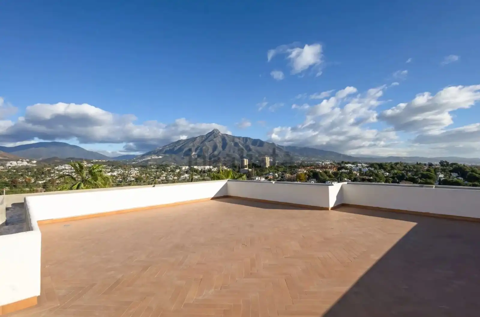 Flat with pool for sale in Calle las Ventas