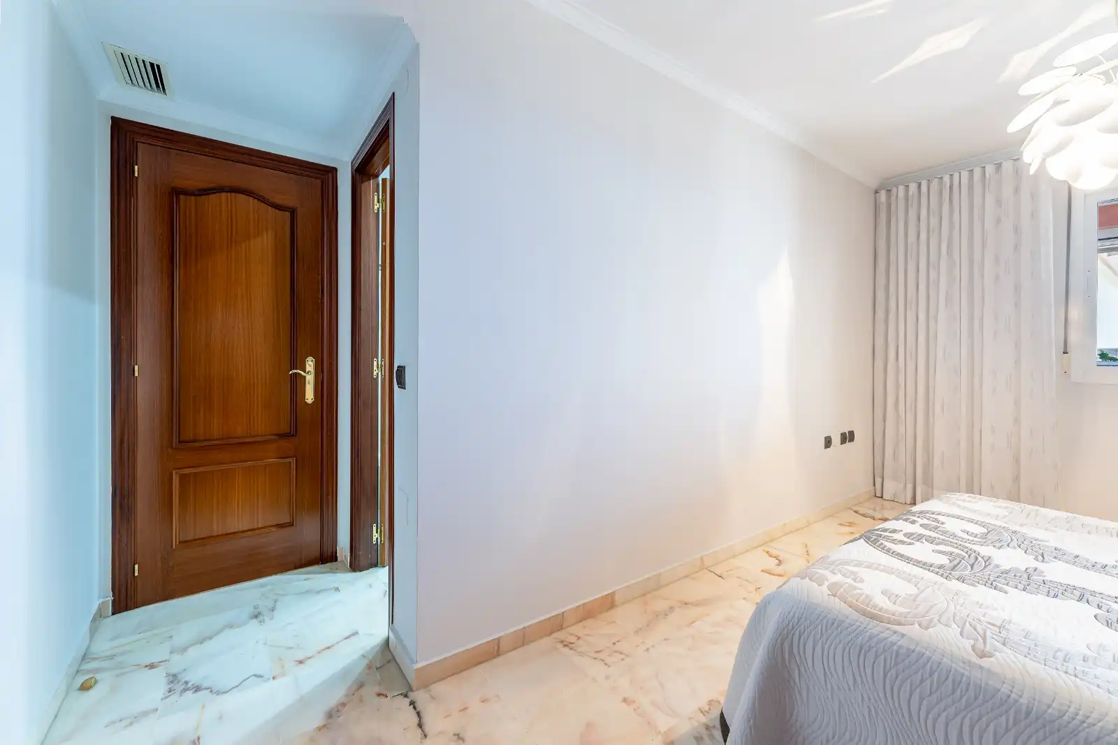 Habitación de Piso en venta en Benalmádena con Aire acondicionado, Calefacción y Terraza