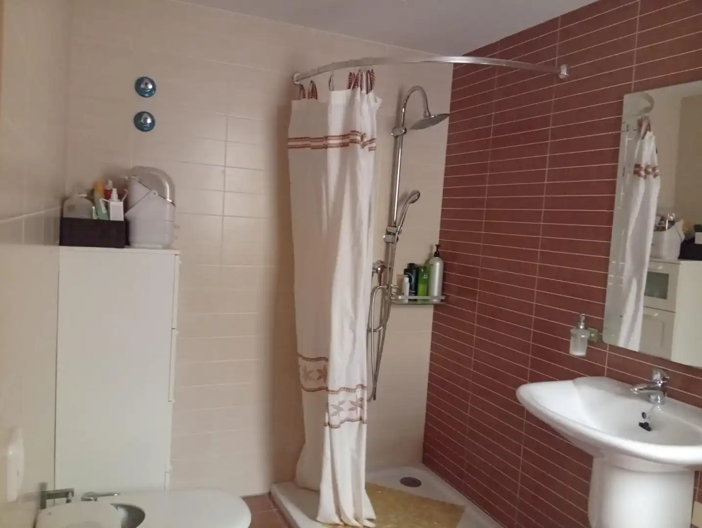 Bathroom of Flat for sale in La Pobla del Duc  with Air Conditioner, Furnished and Community pool