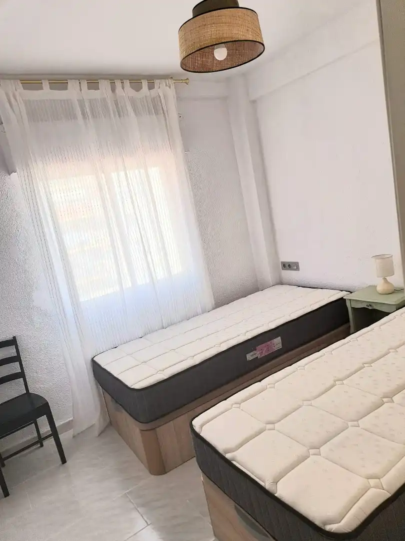 Schlafzimmer von Wohnung zur Miete in Málaga mit Möbliert, Ofen und Waschmaschine