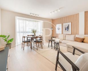 Living room of Flat to rent in  Madrid Capital  with Air Conditioner, Heating and Furnished