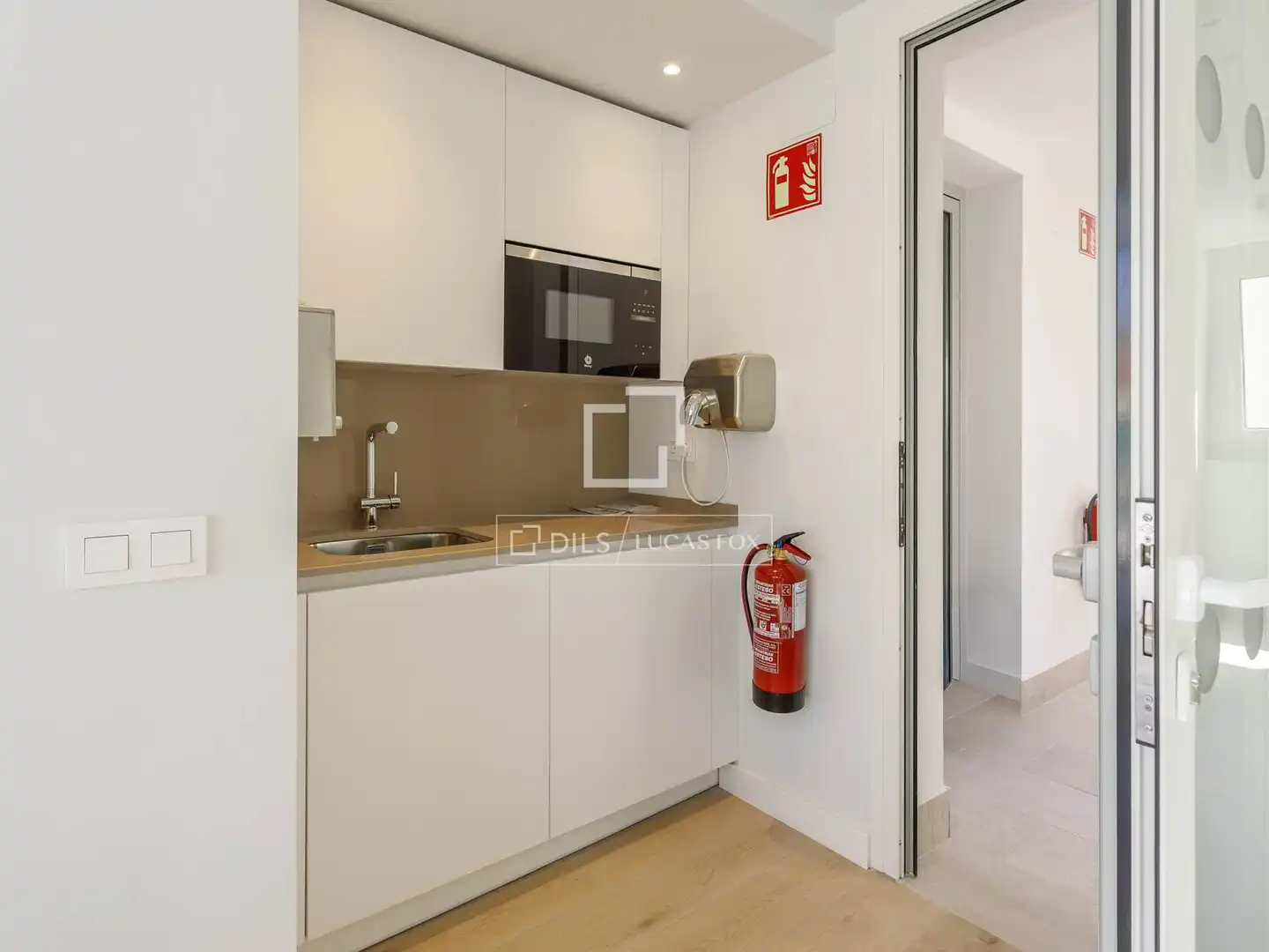 Kitchen of Flat for rent in Madrid  with Air Conditioner, Heating and Parquet flooring
