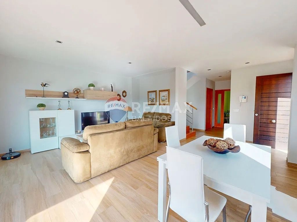 Sala de estar de Casa o chalet en venta en Vigo  con Calefacción, Jardín privado y Terraza