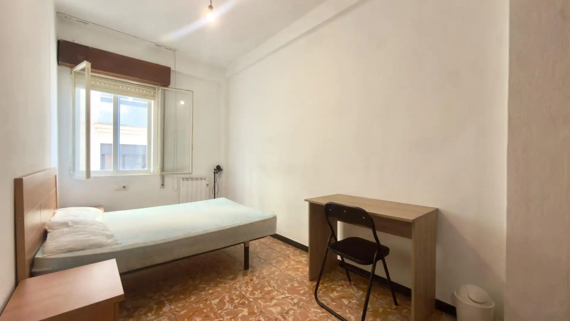 Bedroom of Flat for rent in Universidad