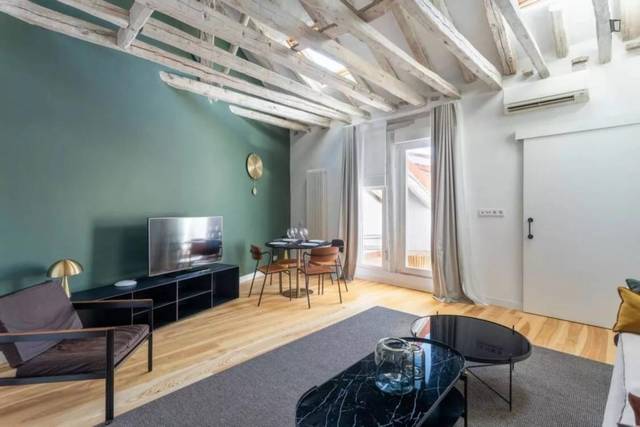 Apartamento en Alquiler en Cortes - Huertas