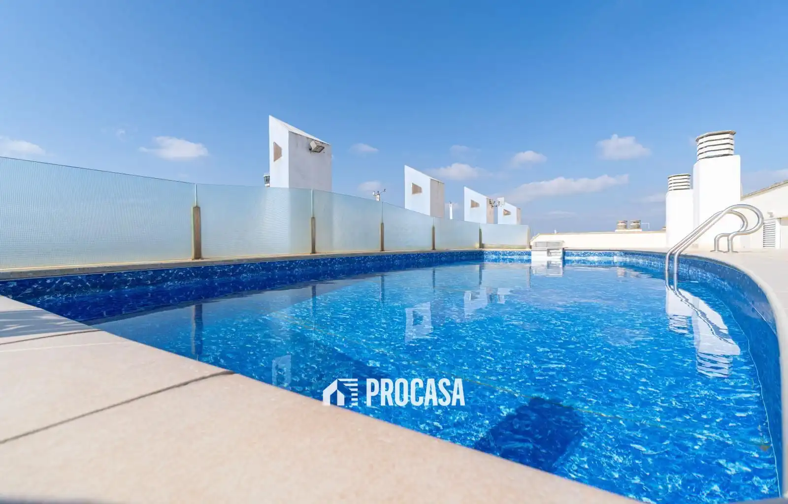 Schwimmbecken von Wohnung zum Verkauf in Empuriabrava mit Klimaanlage, Heizung und Terrasse