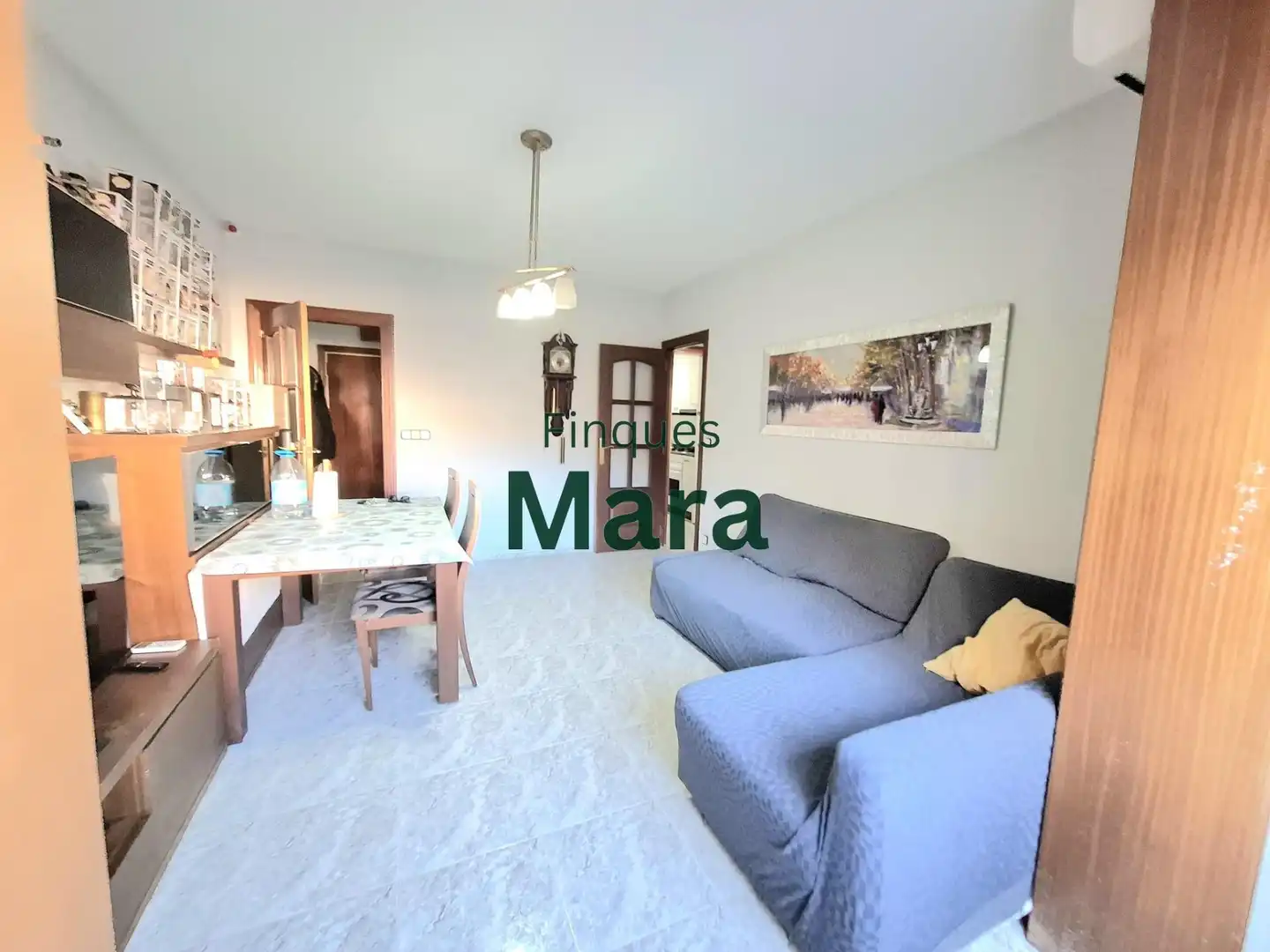 Vista exterior de Piso en venta en Sant Boi de Llobregat con Aire acondicionado y Balcón