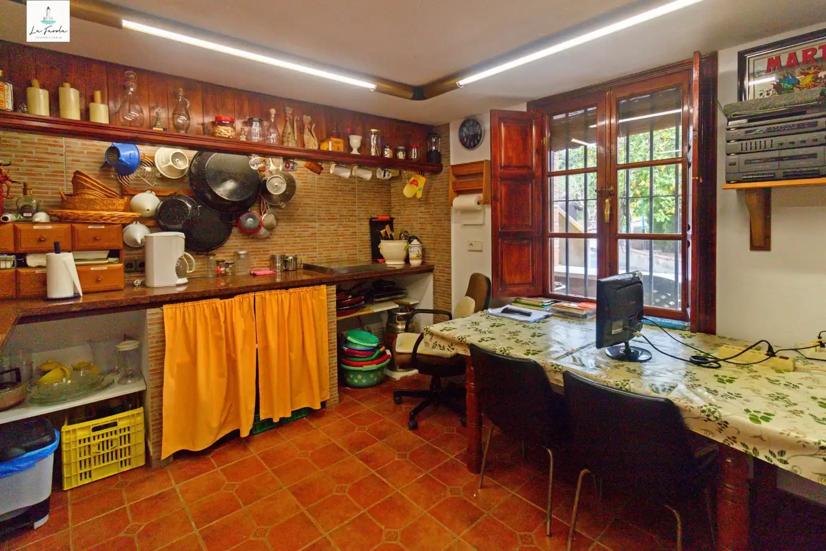 Cuina de Casa o xalet en venda en Carratraca amb Aire condicionat, Jardí privat i Terrassa