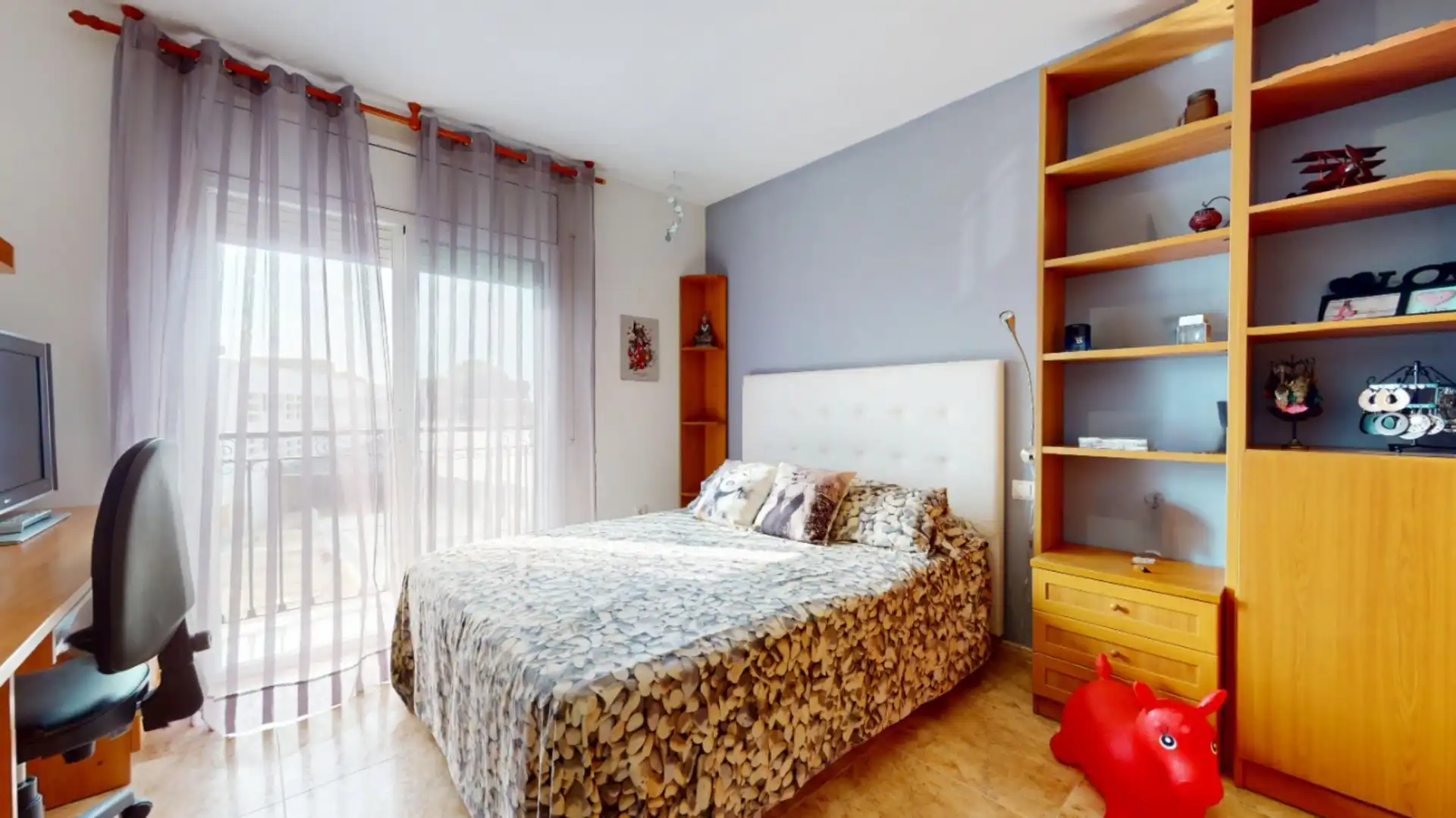 Habitación de Casa adosada en venta en Vilanova i la Geltrú con Calefacción y Terraza
